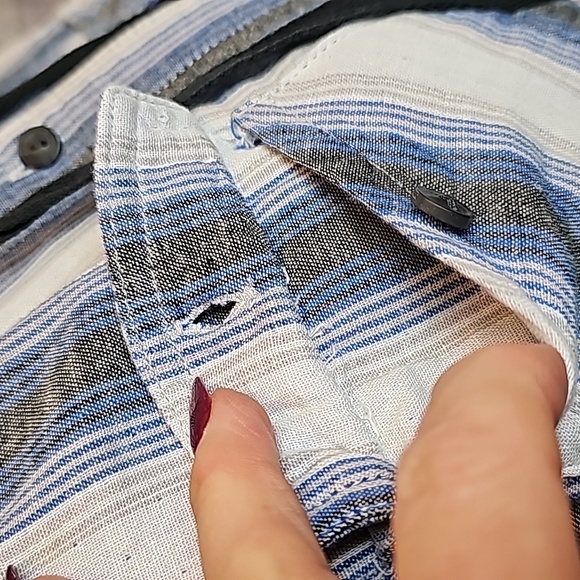 BOSTON TRADERS BLUE LONG ROLL-TAB SLEEVE LINED HOODED BUTTON-UP SHIRT - Picture 12 of 16